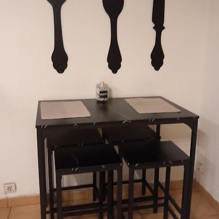 Appart Fonctionnel Et Familial Lägenhet Béziers Exteriör bild